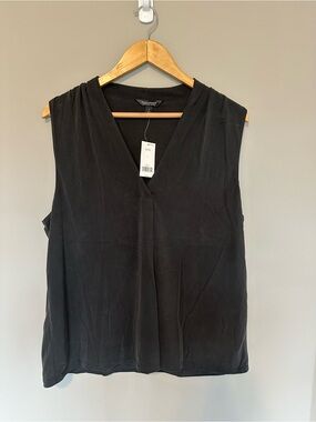 Banana Republic Black Sleeveless V-Neck Camisole
